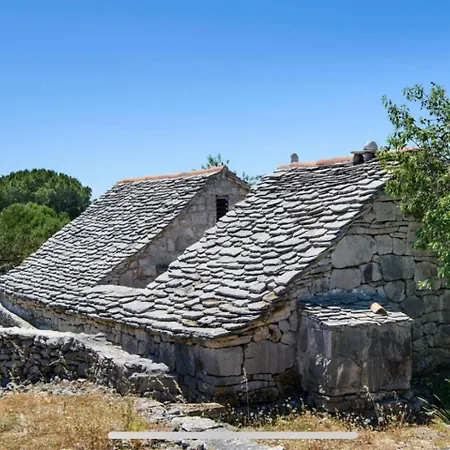 Romantic Stone House And Yard Near Stunning Casa vacanze Veliki Drvenik