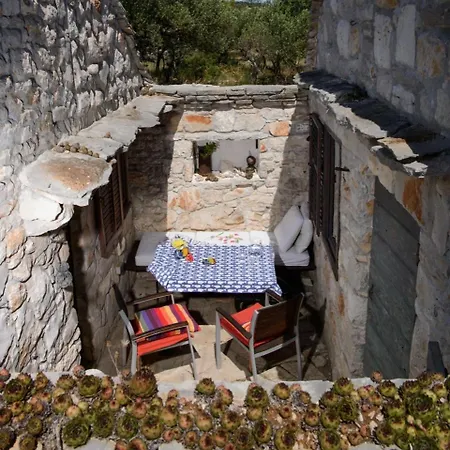 Romantic Stone House And Yard Near Stunning Veliki Drvenik