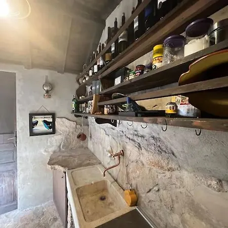 Romantic Stone House And Yard Near Stunning * Veliki Drvenik