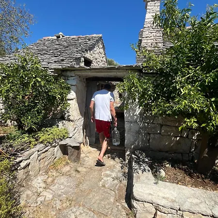 Romantic Stone House And Yard Near Stunning * Veliki Drvenik