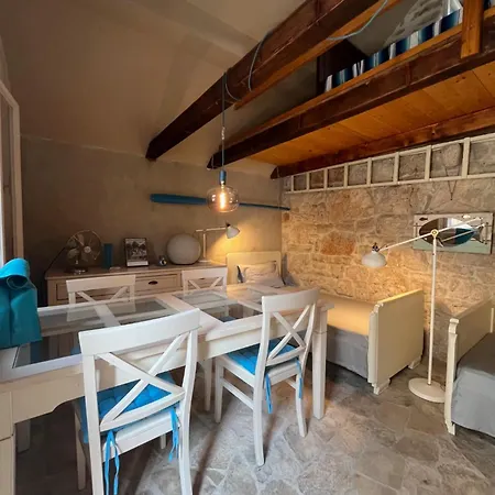 Romantic Stone House And Yard Near Stunning Casa vacanze