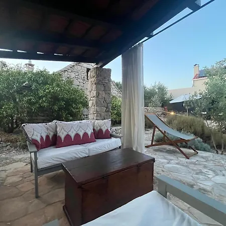 Romantic Stone House And Yard Near Stunning Casa vacanze