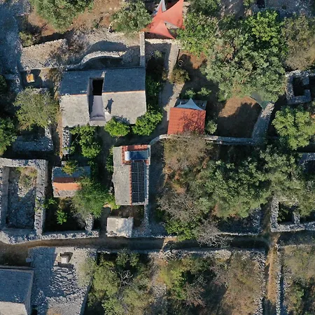 Romantic Stone House And Yard Near Stunning Tatil Evi *