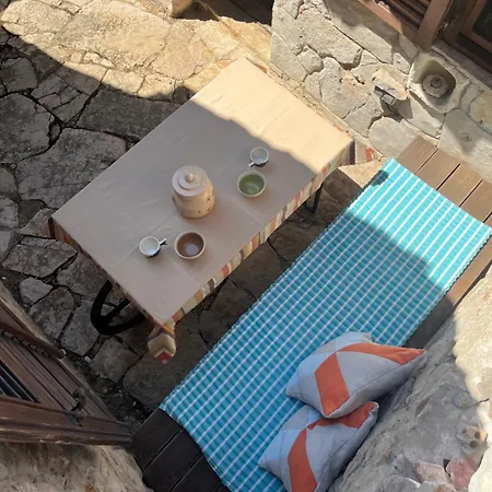 Romantic Stone House And Yard Near Stunning Tatil Evi